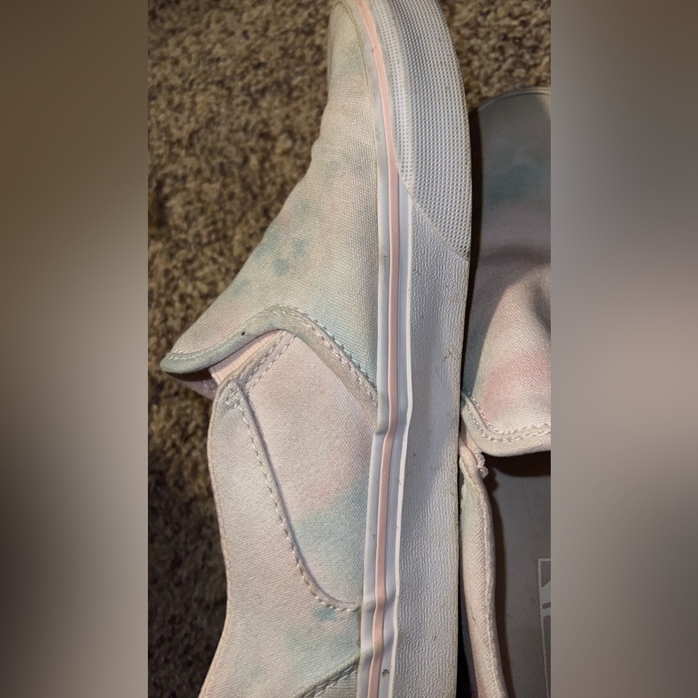 Vans - Picture 2 of 4